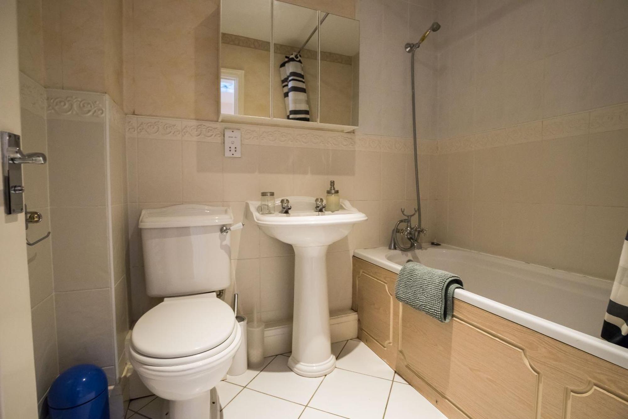 Отель Spacious, 3 Bed House For 6 In Central Честер Экстерьер фото